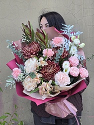 Букет с сортовыми хризантемами Бигуди "Марсала"