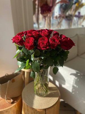 Роза Россия красная 60 см (АКЦИЯ)