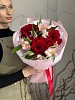 Букет с французскими розами и альстромериями