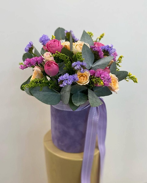 Композиция с кустовой розой "Летняя ночь"