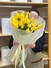 Букет из 25 классических желтых тюльпанов