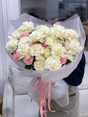 Букет с французскими розами "Счастливая пора"