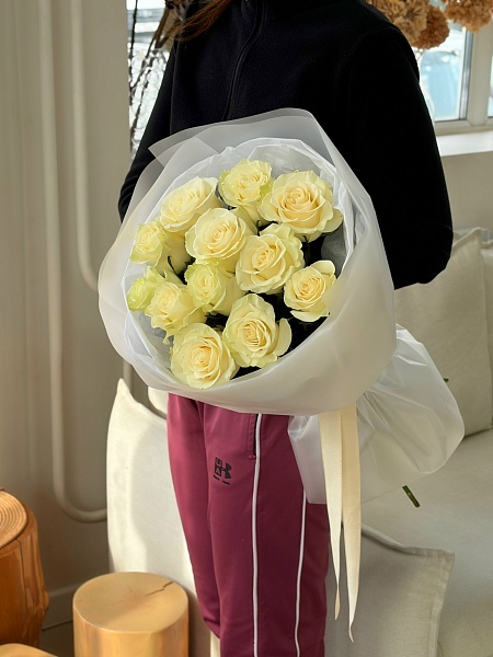 Букет из 11 белых роз Мондиаль