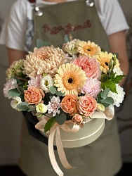 Композиция в шляпной коробке "Для особых моментов"