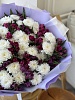 Стойкий букет с альстромериями и хризантемами 