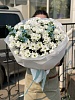 Букет из 9 кустовых ромашковых хризантем и незабудок 