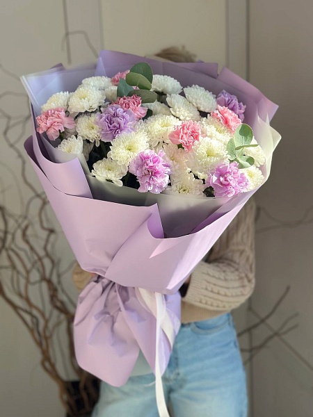 Букет из хризантем и гвоздик "Улыбка мамы"