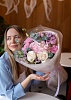 Букет с розовой гортензией и розами "Лавадновый раф"