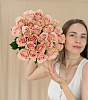 АКЦИЯ. Букет из 25 розовых роз Фрутетто