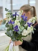 Букет с ирисами и маттиолами  "Ранняя весна"