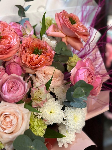 Букет с пионовидными розами "Нежный фьюжн"