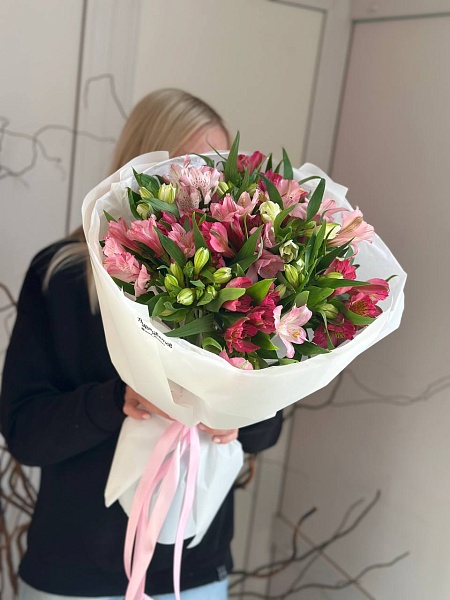 Букет из 15 альстромерий "Моей нежной"