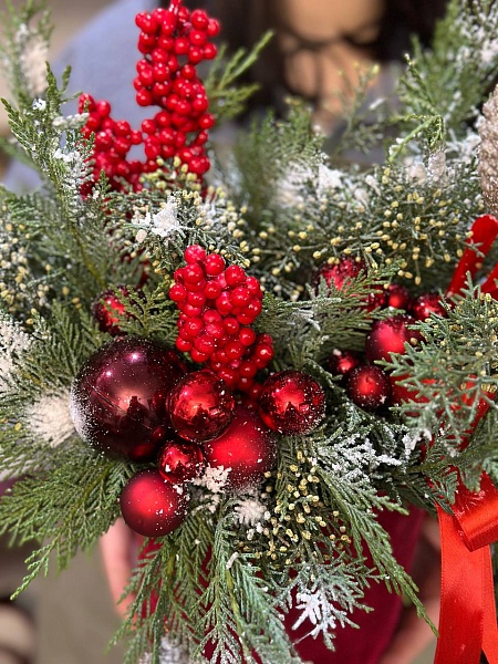 Композиция с хвойными "Со вкусом Нового Года"